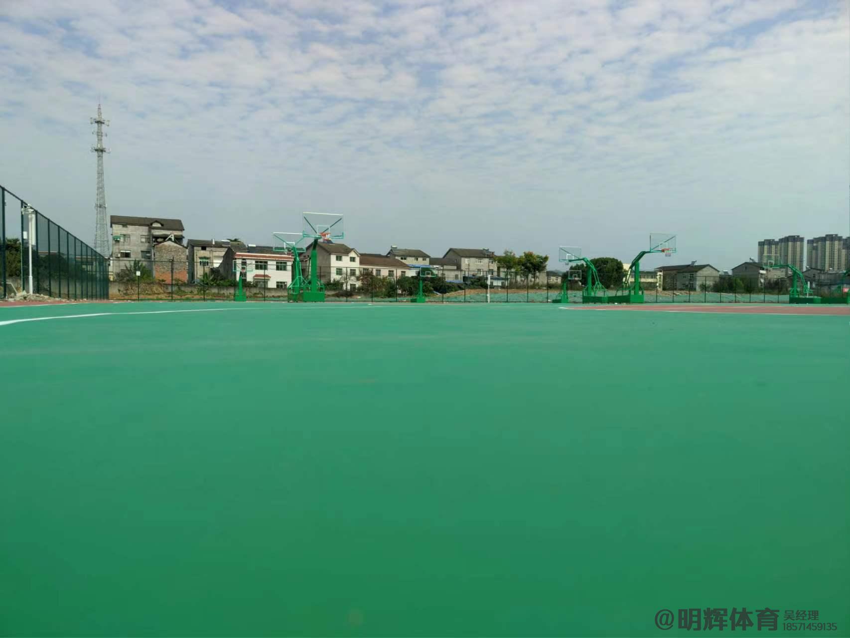 林芝硬地丙烯酸球场的优缺点